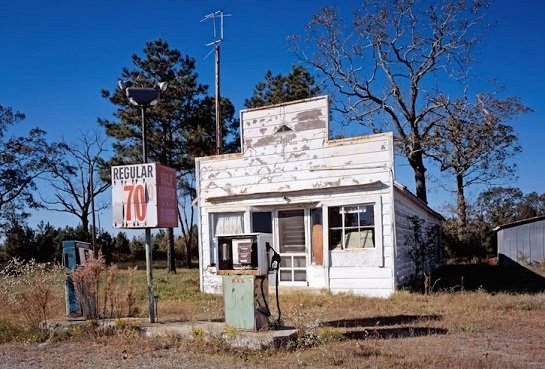 Rustic Roadside Location with Vintage Americana Charm
