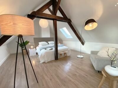 Burlington Attic Loft with Exposed Beams & Skylight