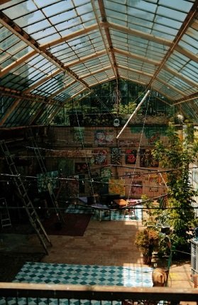 Greenhouse art studio, natural light, a dream for content creators