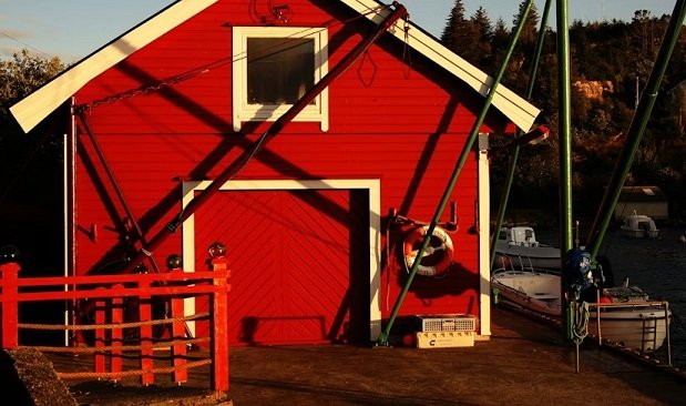 Red Boathouse Studio by the Water - Port Townsend, WA